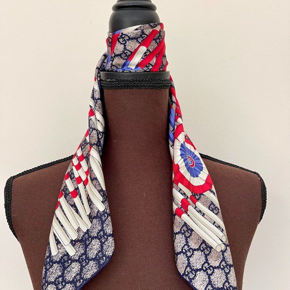 New Gucci GG Logo Web Club Silk Scarf Wrap with Gucci Gift Box - Picture 13 of 15